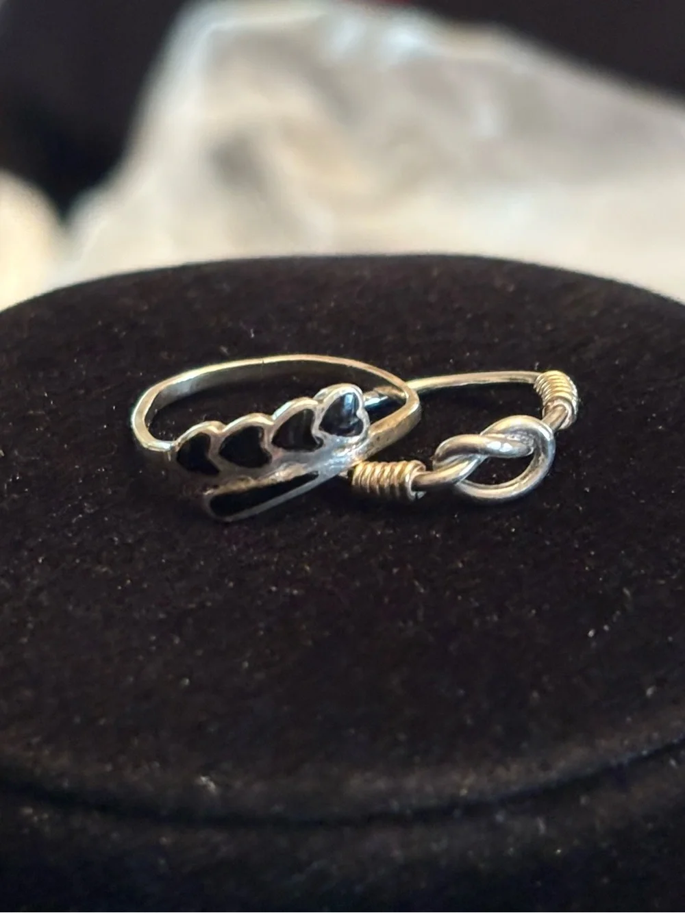 Pair of 925 Sterling Silver Pinky Rings – Lover’s Knot & Black Enamel Hearts